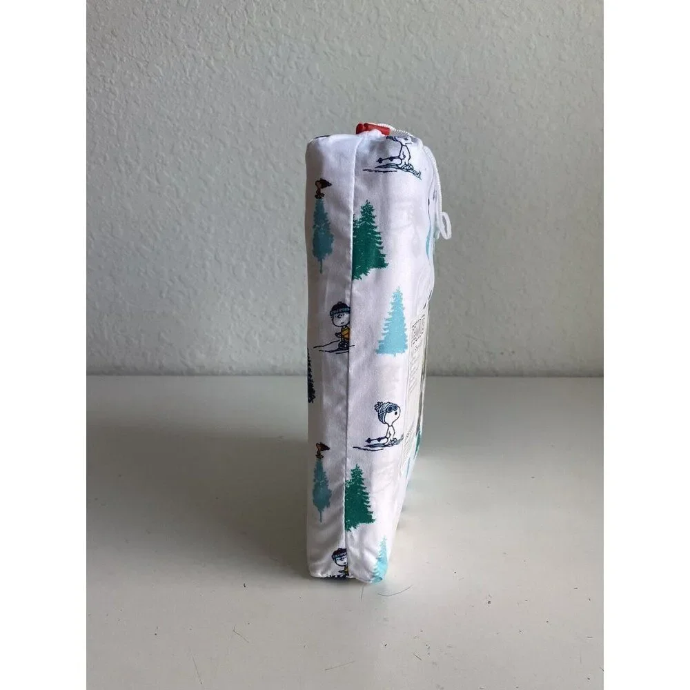 Peanuts Snoopy Charlie Brown Linus Skiing Holiday Christmas TWIN SIZE Sheet Set‎